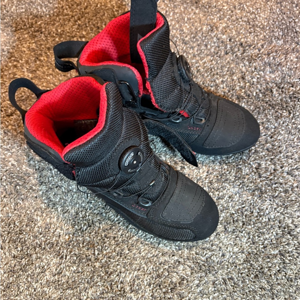 Women's motorcycle boots